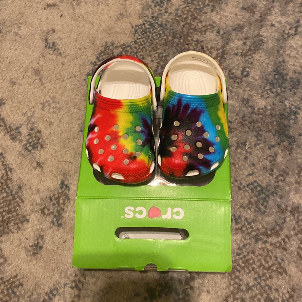 Crocs - Picture 3 of 5